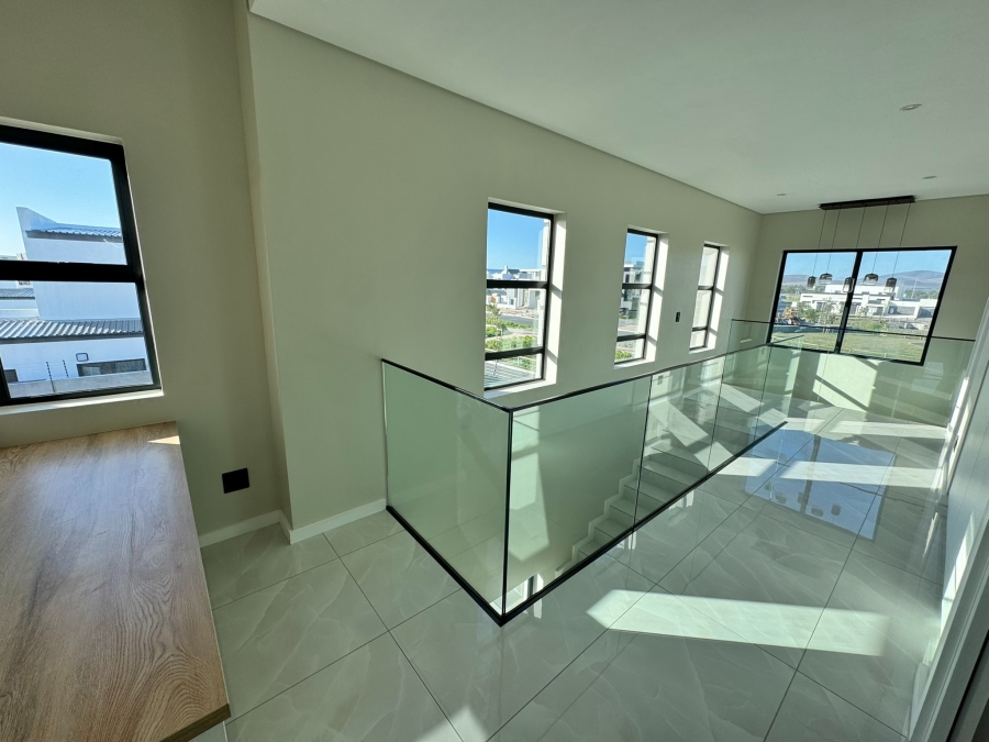 3 Bedroom Property for Sale in Sandown Western Cape